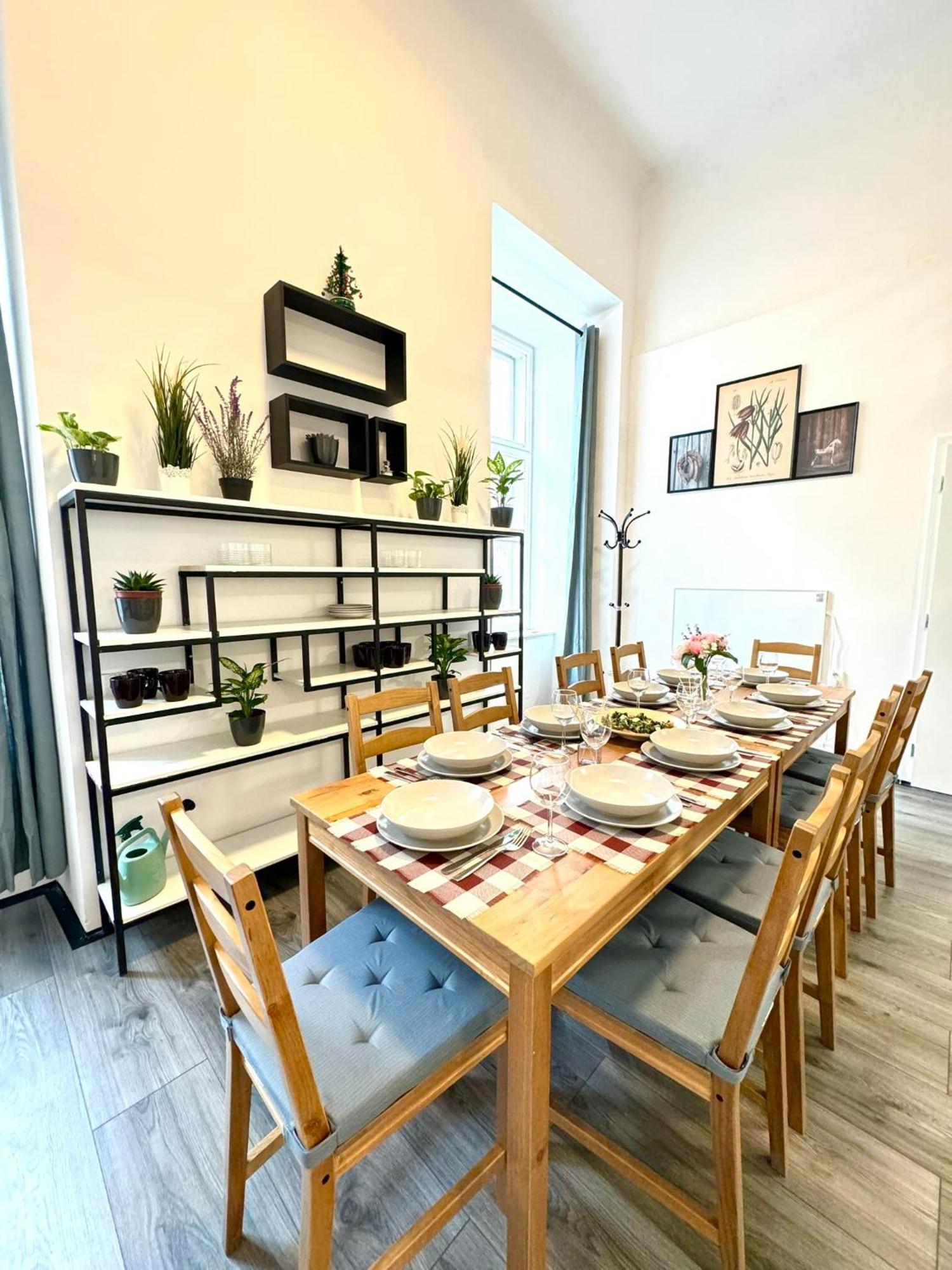 Stunning & Spacious 2bdr Apt In Center Prague